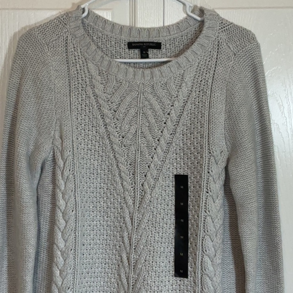 NWT Banana Republic Light Gray Cable Knit Sweater size Medium - Picture 5 of 10
